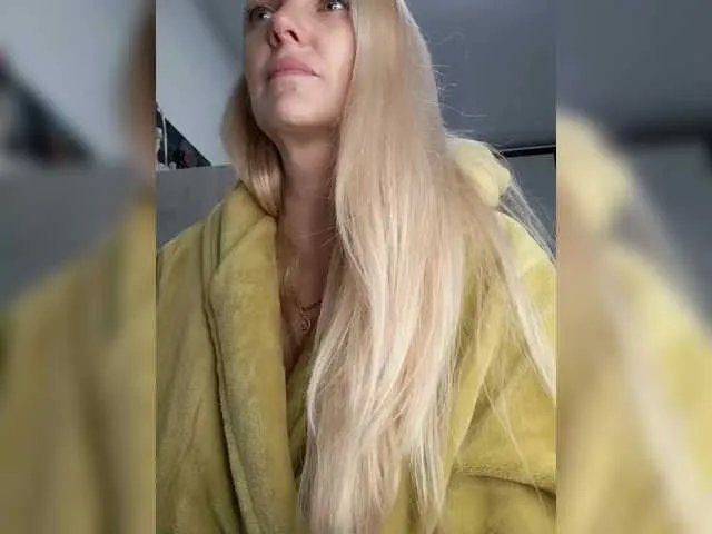 MonnaSky on BongaCams 