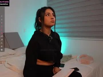 annieguzman_ on Chaturbate 